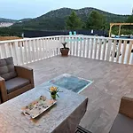 Villa Luxury With A Swimming Pool - 21484