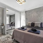 Villa Luxury With A Swimming Pool - 21484
