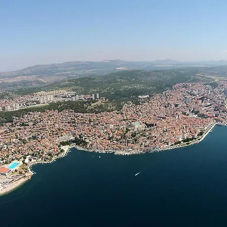 Luxury With A Swimming Pool - 21484 Sibenik