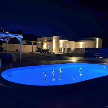 Vila Luxury With A Swimming Pool - 21484 Šibenik
