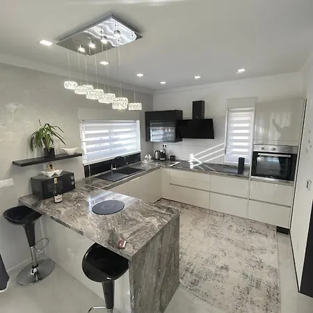 Luxury With A Swimming Pool - 21484 Šibenik