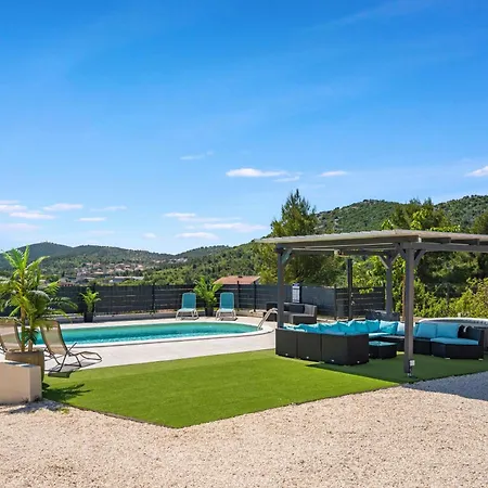 Villa Luxury With A Swimming Pool - 21484 Šibenik