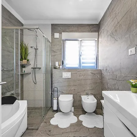 Luxury With A Swimming Pool - 21484 * Šibenik