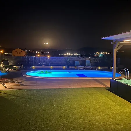 Villa Luxury With A Swimming Pool - 21484 *