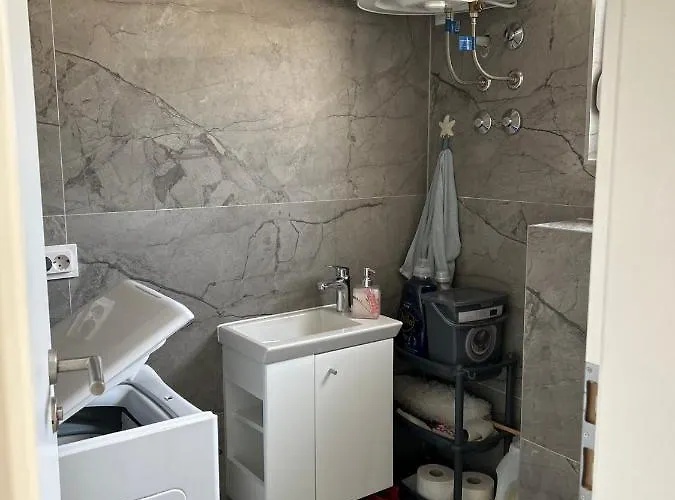 Luxury With A Swimming Pool - 21484 シベニク