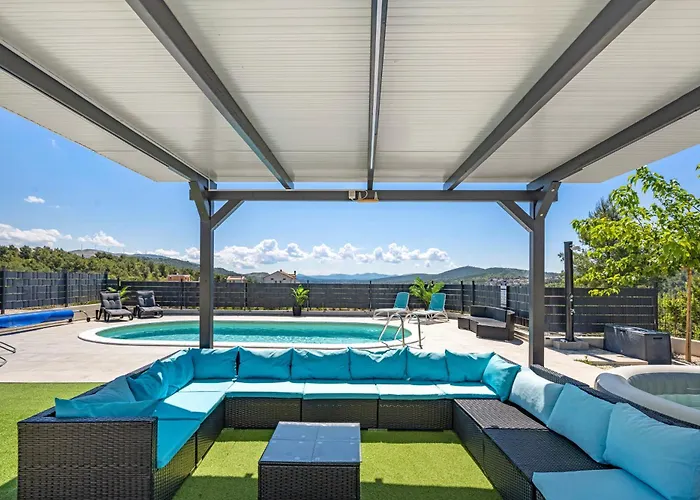 Luxury With A Swimming Pool - 21484 * シベニク